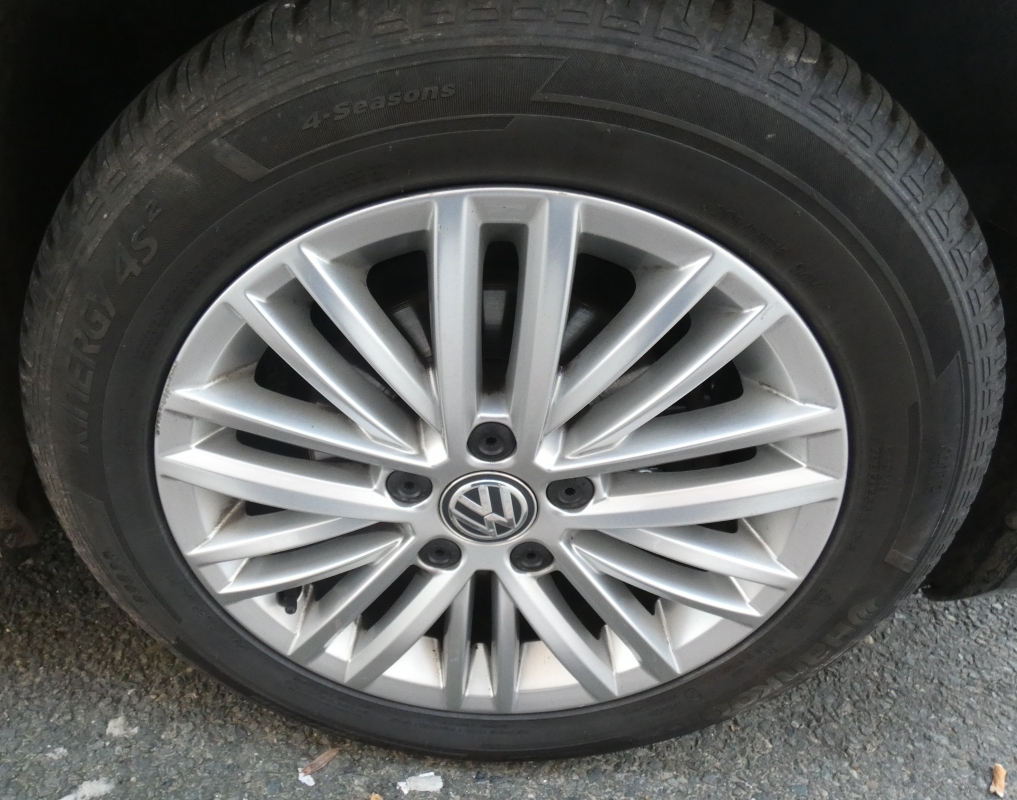 Volkswagen Golf — 11
